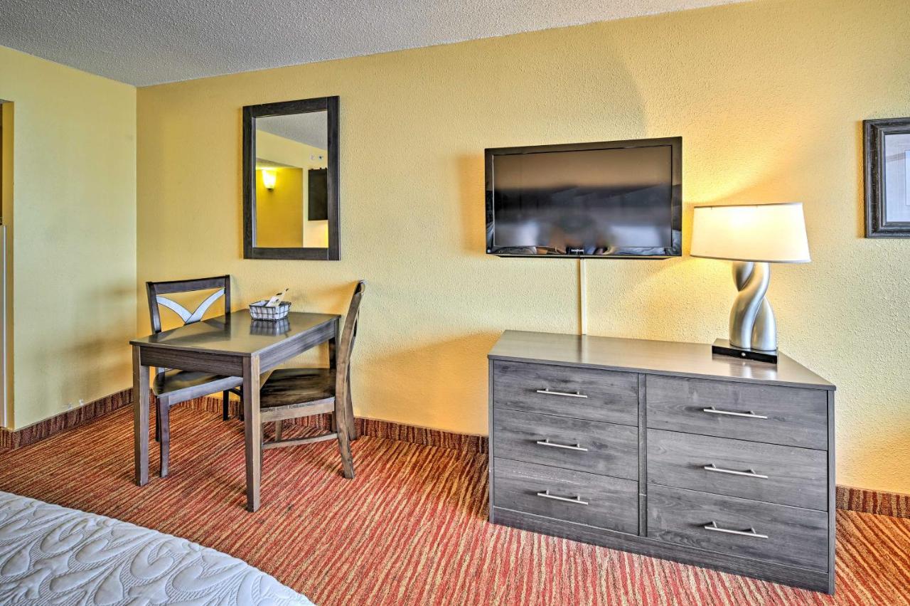 Convenient Myrtle Beach Studio With Balcony! Экстерьер фото